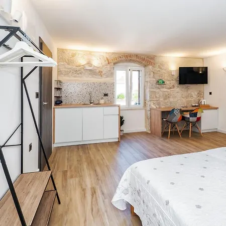 Sweet Luri Appartement *