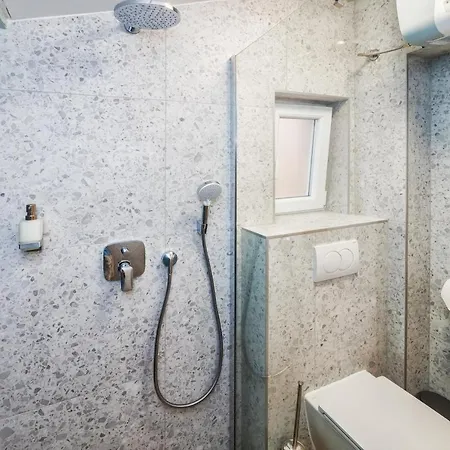 Sweet Luri Appartement *